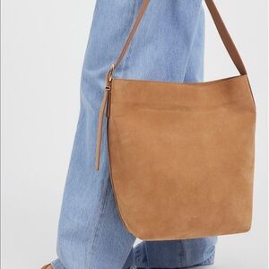 NWT Madewell Essentials Suede Bucket Bag Tawny Suede